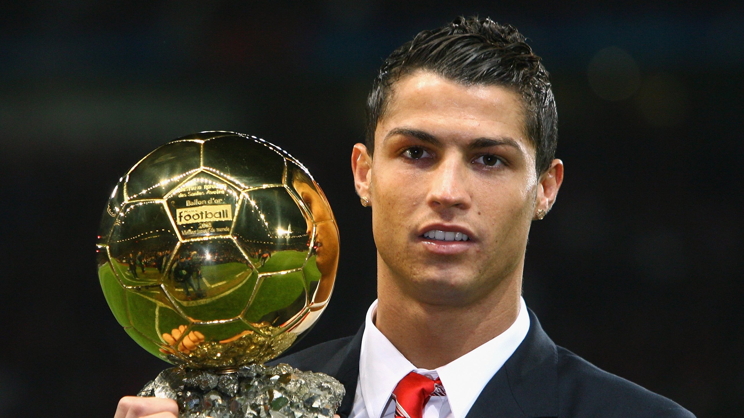 _冠军之巅：顶尖球员争夺年度最高荣誉_，获得冠军最多的球员