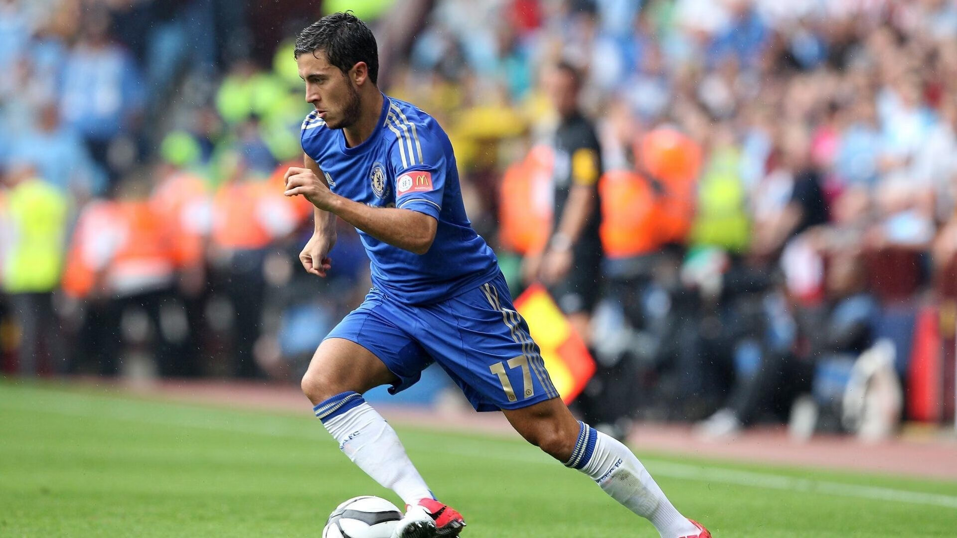 《《英雄联盟》寒假版本，强化新英雄“北风”技能平衡》，英雄联盟带风的装备