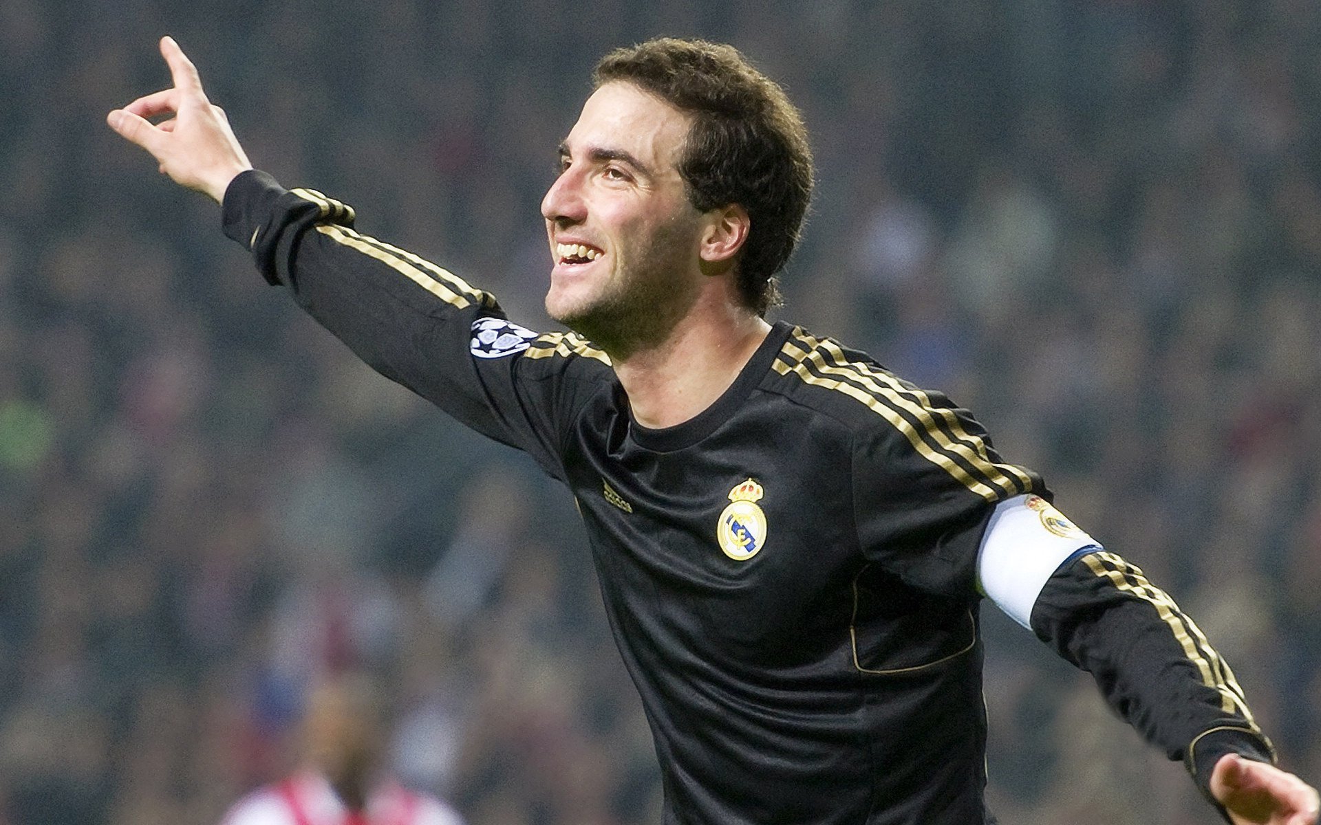 乌拉圭男足在巴黎奥运会比赛中以3-0战胜秘鲁，乌拉圭男足阵容