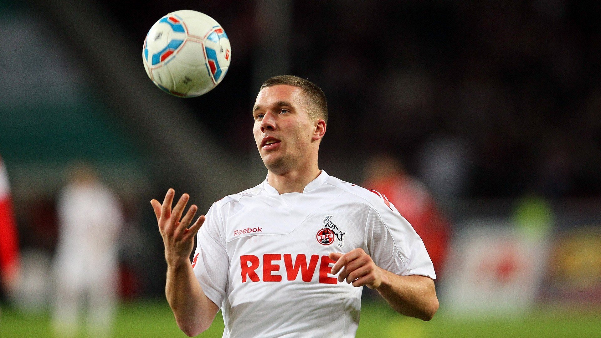 德甲比赛精彩连续不断，战术创新成最大亮点，德甲德甲